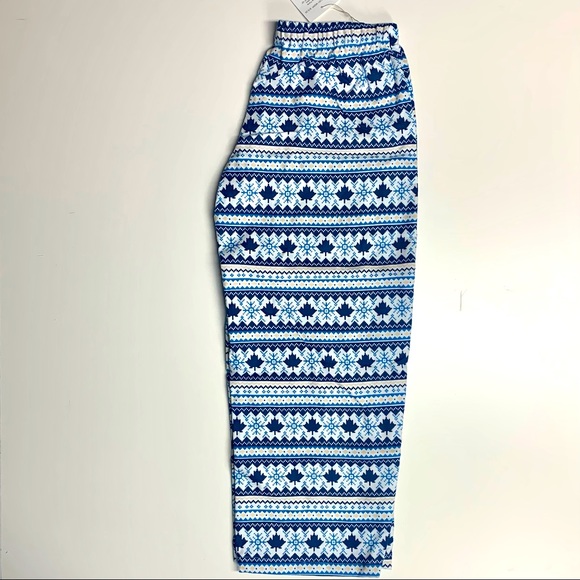 Kids flannel pajama pants with maple leafs Size 7 - Picture 1 of 2